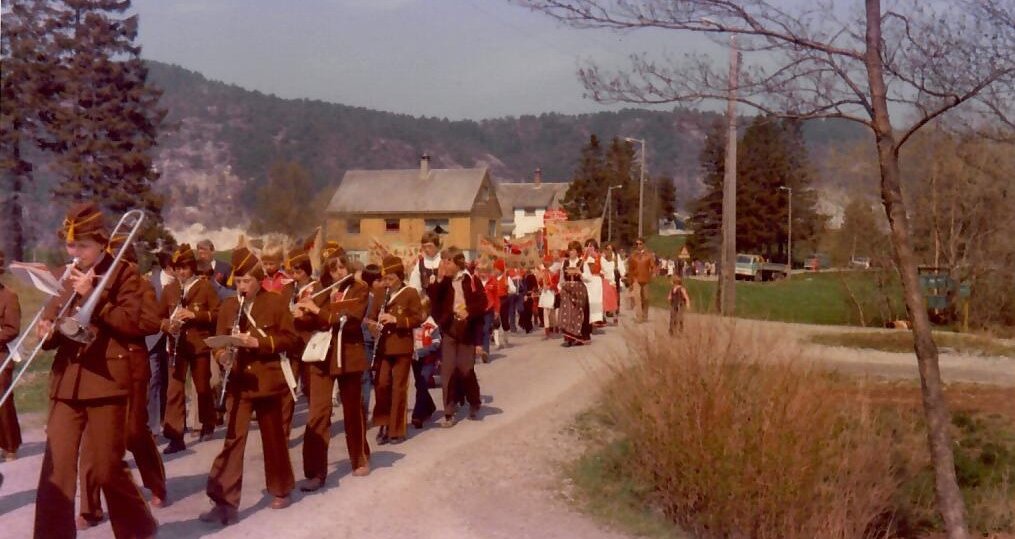 17.mai-tog på Haugland